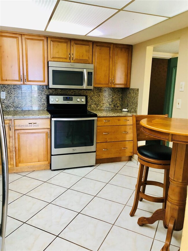 Building Photo - 18071 Biscayne Blvd