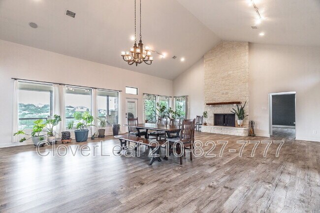 Building Photo - 335 Charon Point