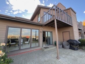 Building Photo - Furnished 4 Bed 3 Bath Patio Home with Stu...