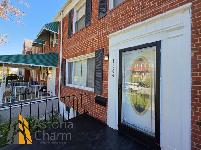 Building Photo - 1609 Northbourne Rd
