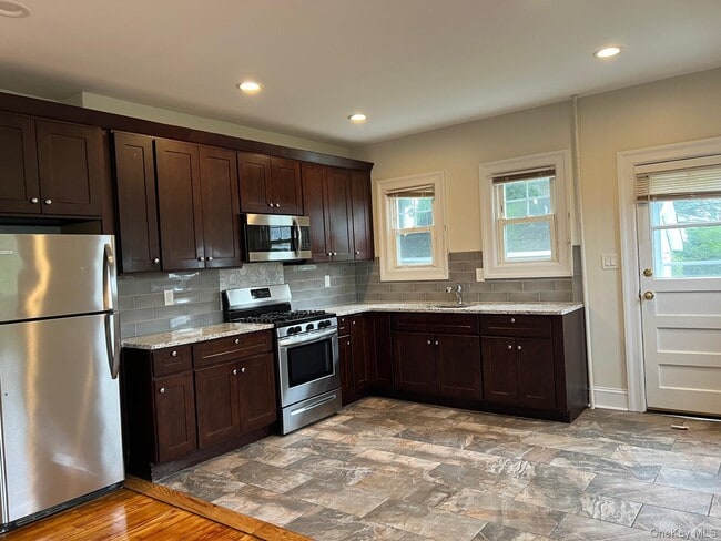 Building Photo - 84 Rockaway Pkwy