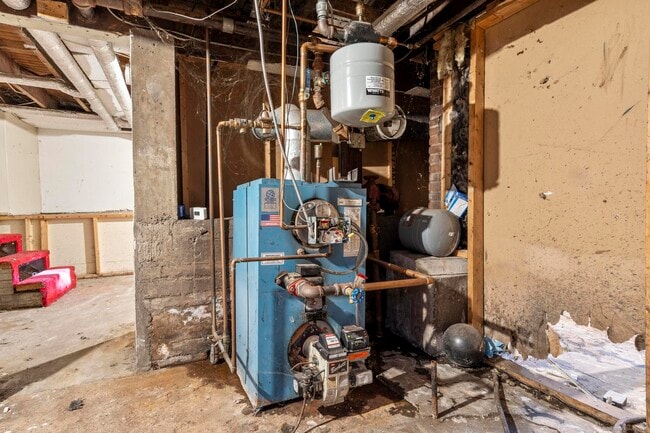 Building Photo - 29 Abner St