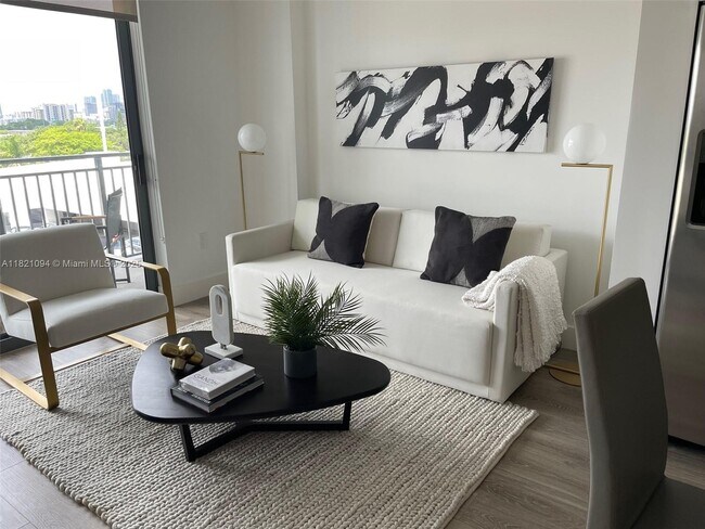 Building Photo - 540 Brickell Key Dr