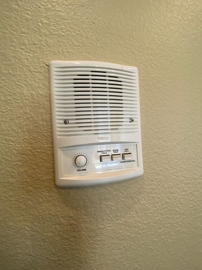 Building Photo - Stunning American River Canyon Custom Home