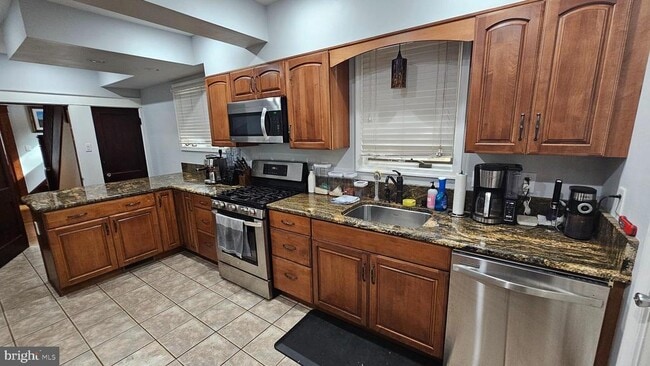 Building Photo - 205 3rd Ave SW