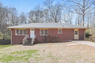 Building Photo - 2147 Camp Cir SW
