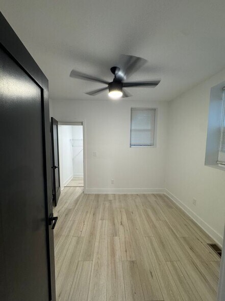 Building Photo - 807 S 57th St