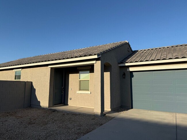 Building Photo - 2462 E Alonso Dr