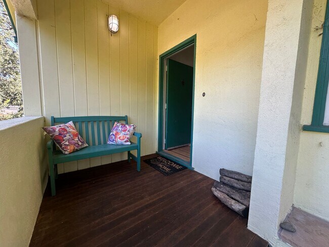 Building Photo - Charming 2-3bd Bungalow w/Pool in San Rafael