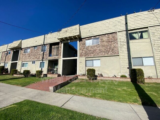 Building Photo - 14631 Christine Dr