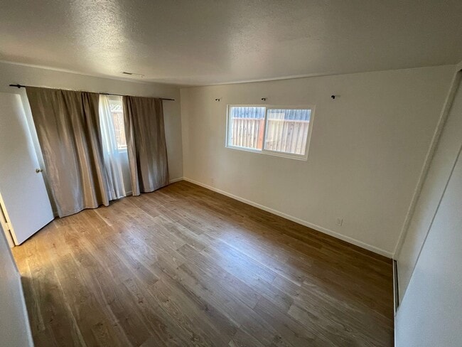 Building Photo - Wonderful and Spacious 4 Bedroom Concord H...