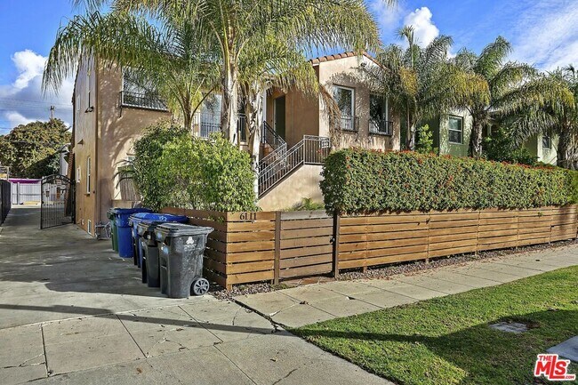 Building Photo - 6113 Cashio St
