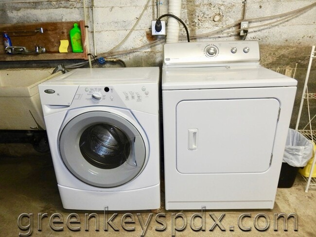 Building Photo - 10197-1136