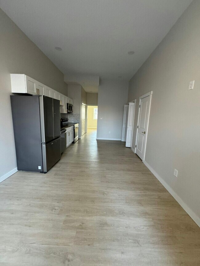 Building Photo - 2416 N Charles St