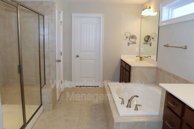 Building Photo - 124 Durban Meadow Dr