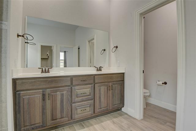 Building Photo - 805 Beeville Ct