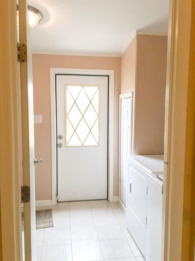 Building Photo - 3118 Trail Loop S