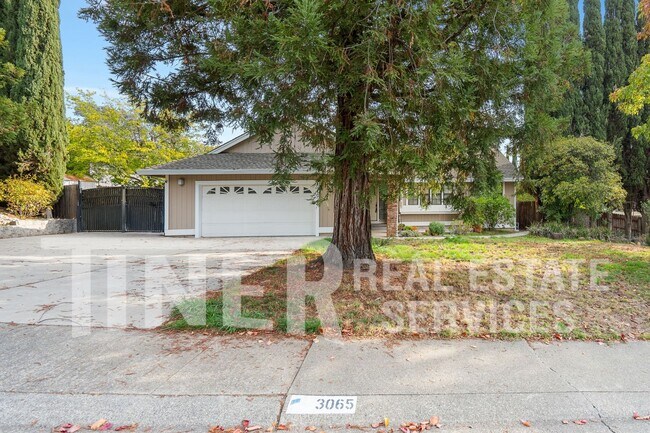 Primary Photo - 3065 Cerro Cir