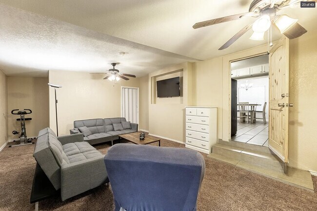 Building Photo - 234 Englewood Dr