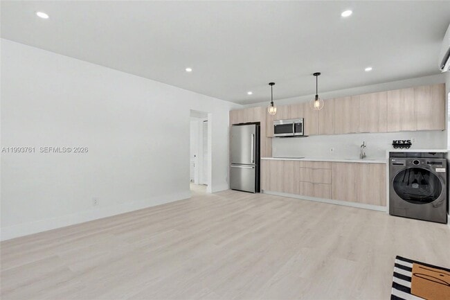 Building Photo - 55 SW 13th St