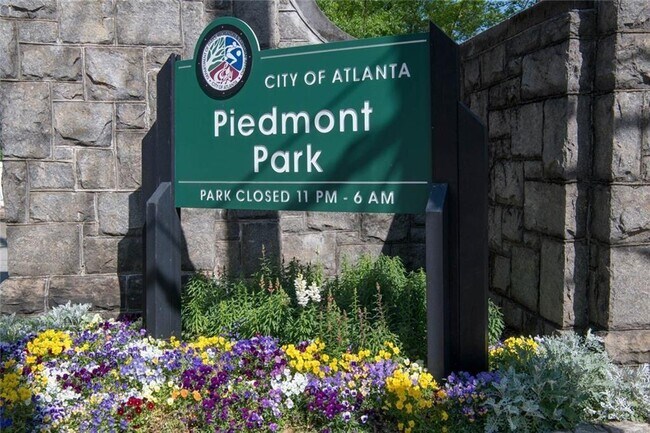 Building Photo - 222 12th St NE