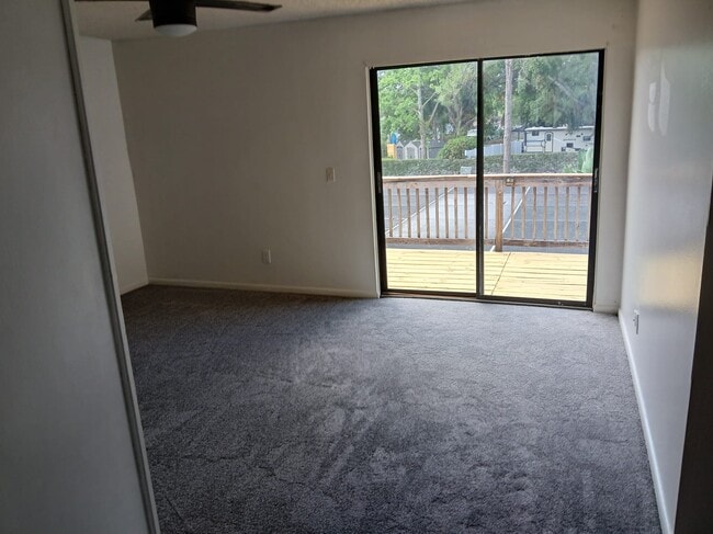 Building Photo - 4624 Landscape Dr