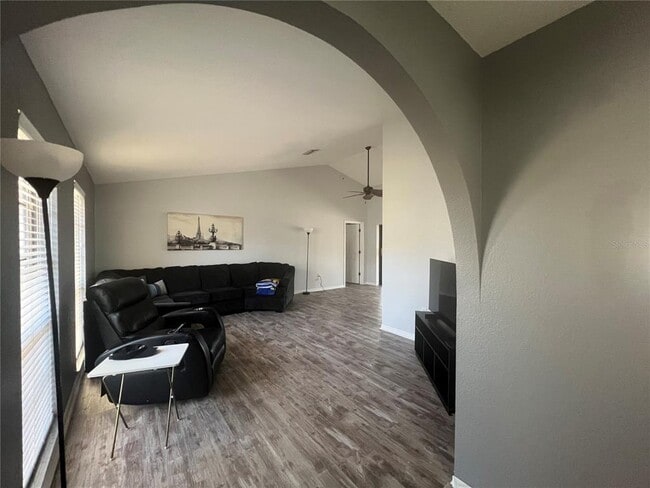 Building Photo - 470 Strasburg Dr