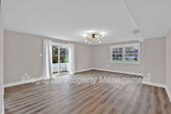 Building Photo - 2215 Lida Ct