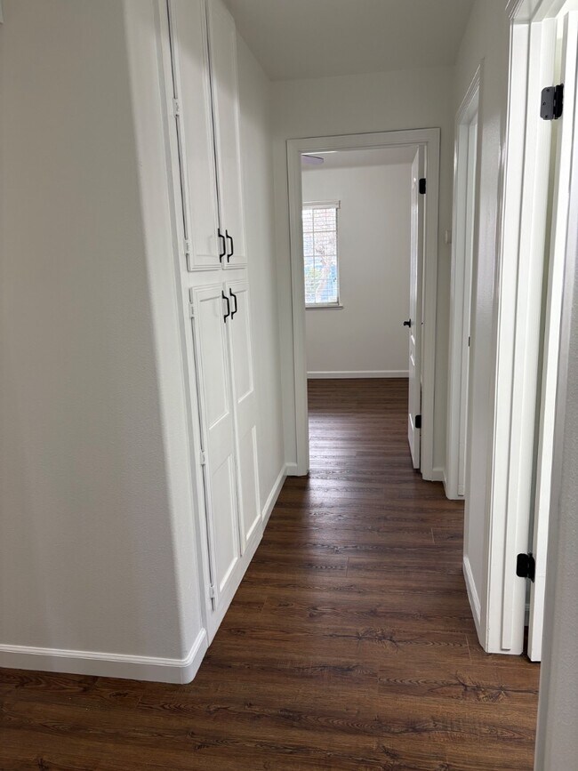 Building Photo - 697 Cromwell Ave