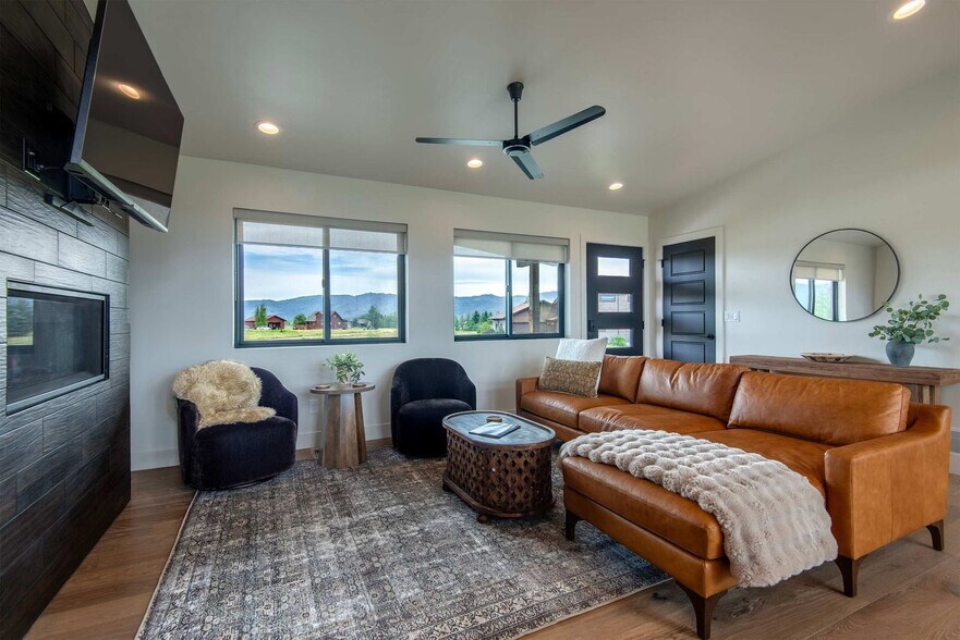 Building Photo - 1410 Running Horse Trail