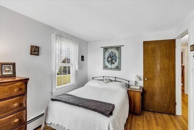 Building Photo - 40 English St