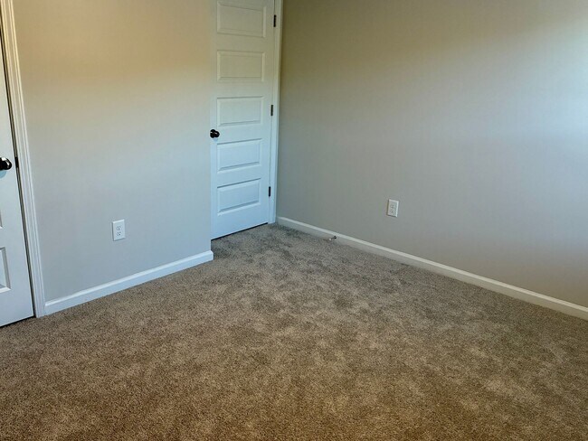 Building Photo - 5 Bedroom 2.5 Bathroom Home in Sunfish Cove in Sunset Beach, NC