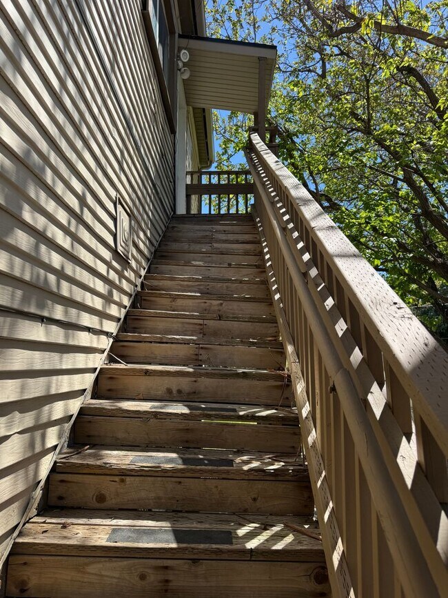 Building Photo - 128 Vidas Ave