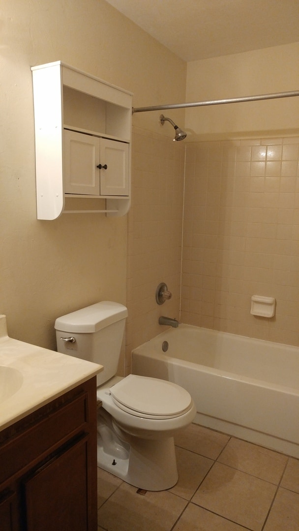 Building Photo - 2 BR / 2 BA Townhome in Continental Oaks II