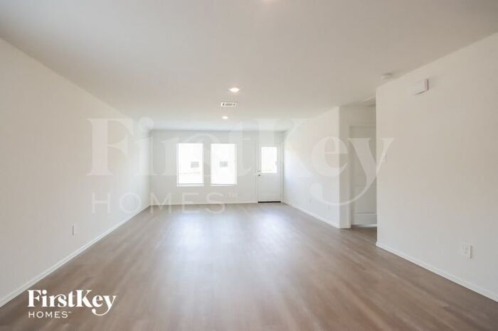 Building Photo - 17567 Longwood Trce Ln