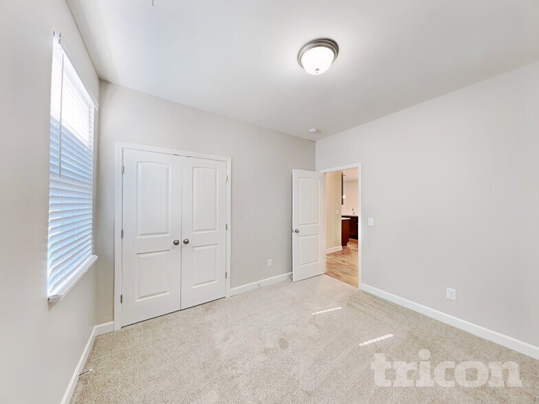 Building Photo - 714 Amberton Dr