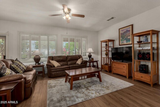 Building Photo - 15027 W Home Run Dr