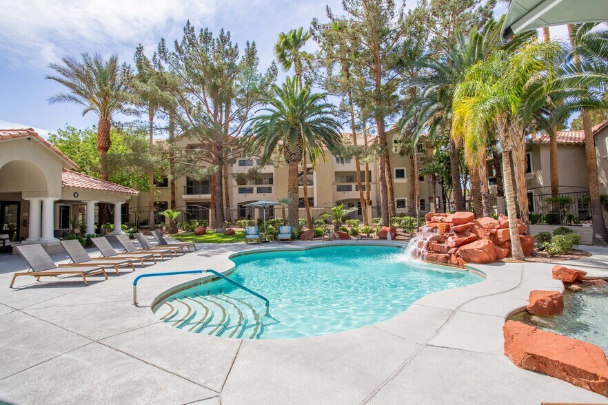 Resort Style Pool - Destinations Spring Valley 55+ Active Adult Apartment Homes