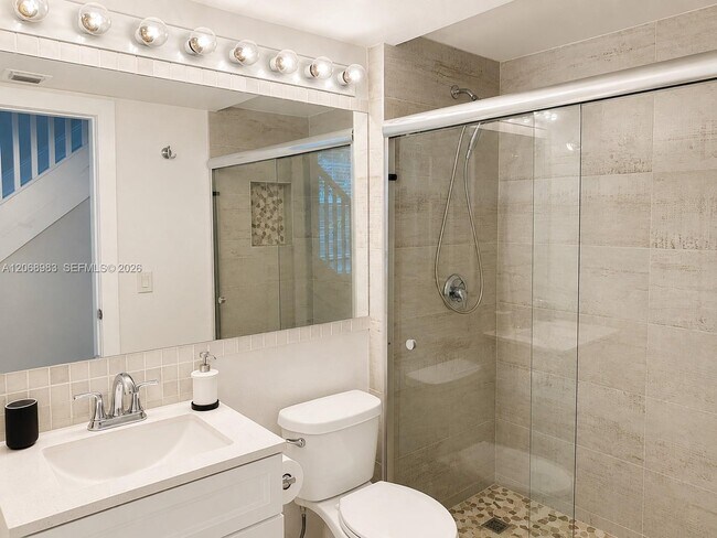 Building Photo - 2069 S Ocean Dr