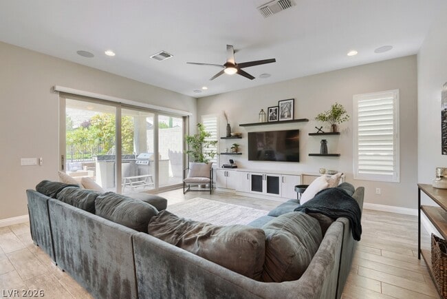 Building Photo - 3553 Royal Fortune Dr