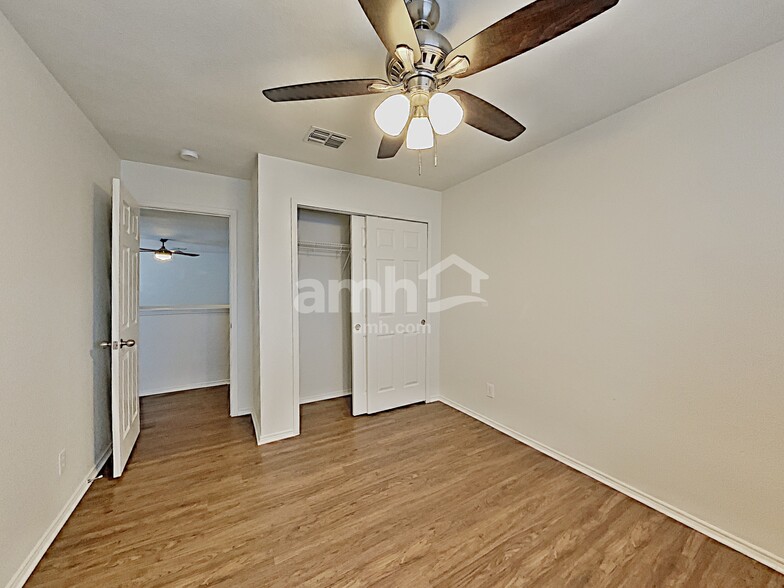 Building Photo - 9715 Woodland Pines