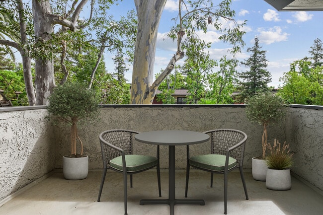 Private balcony - AVA Pasadena