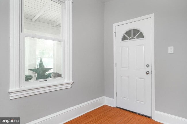 Building Photo - 505 Delaware Ave