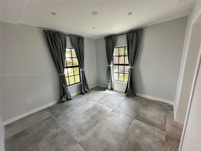 Building Photo - 1436 SW 76th Ct