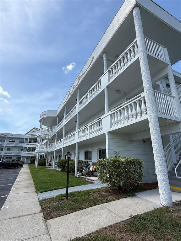 Building Photo - 2428 Columbia Dr