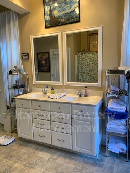 Building Photo - 1202 Penn St