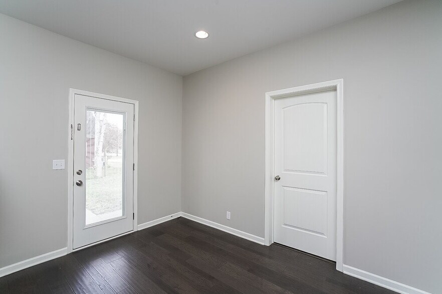 Building Photo - 3218 Mapleside Ln