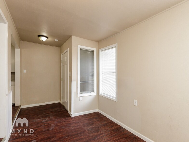 Building Photo - 3637 Mimosa Dr