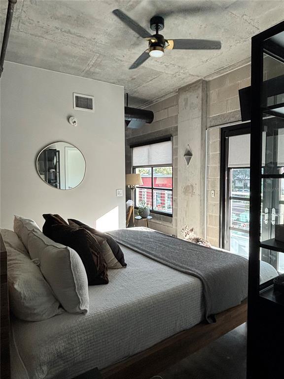 Building Photo - 1212 E Whiting St