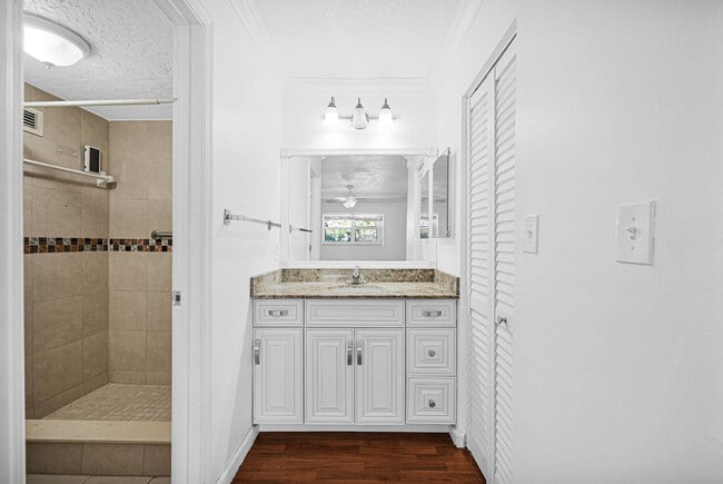 Building Photo - 3360 Spanish Moss Terrace